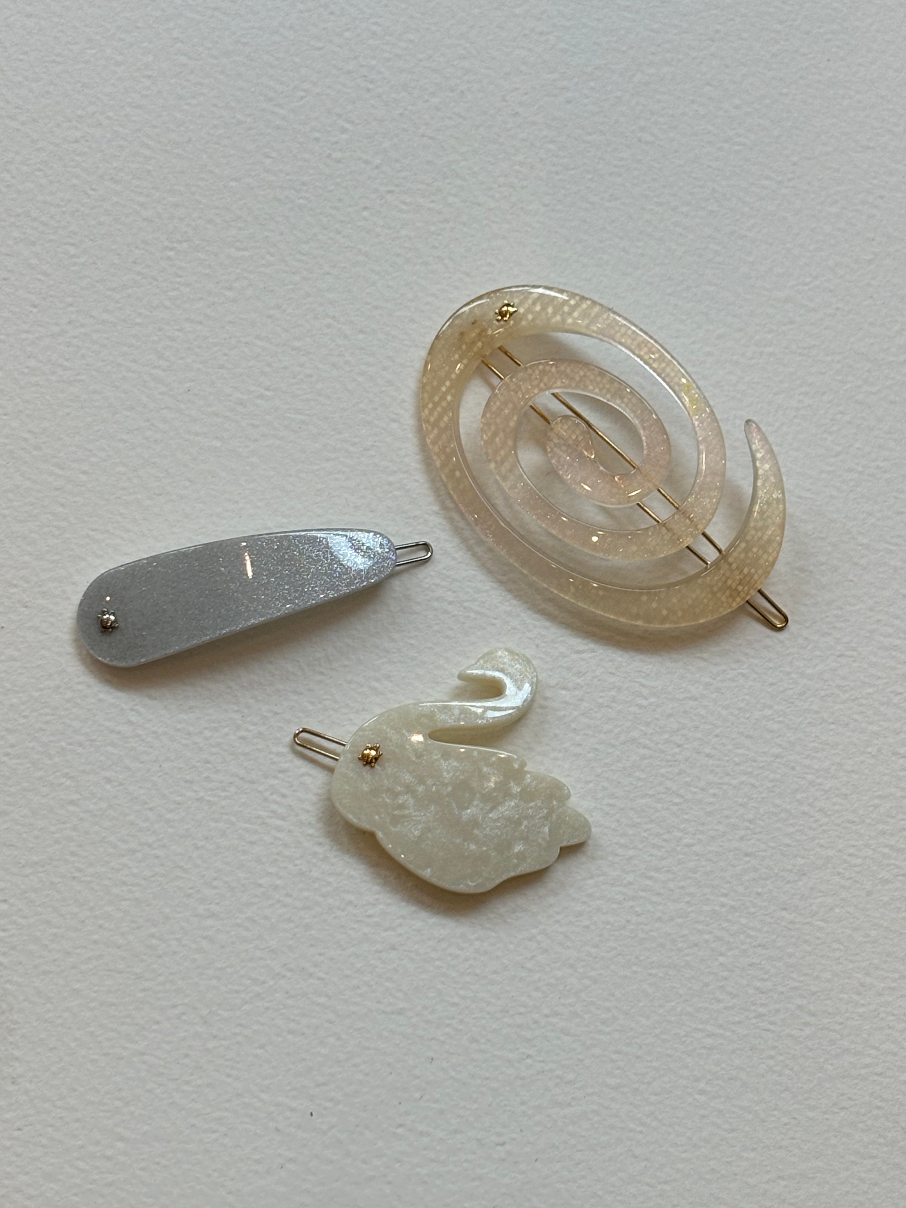 Tutu Side Clip in Glassy